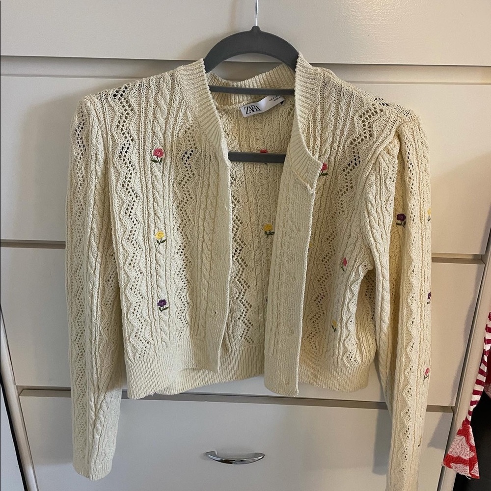 ZARA floral sweater